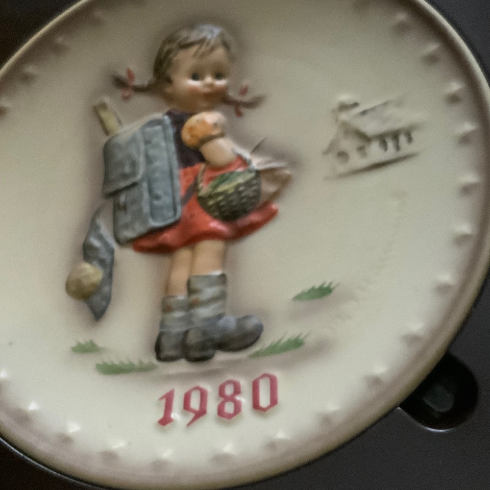Vintage 1980 Decorative Collector Plate with School Theme